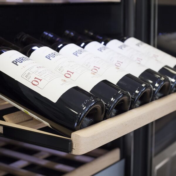Racitor de vinuri Dual Zone, 126 sticle, Caso Germany, WineExclusive 126 Smart, negru