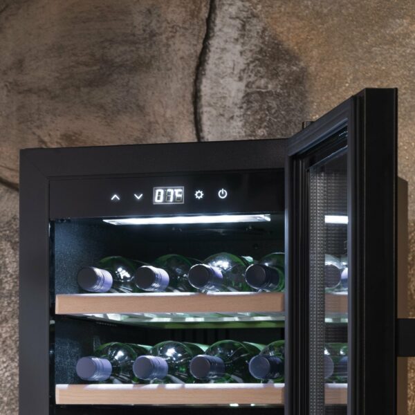 Racitor de vinuri Dual Zone, 66 sticle, Caso Germany, WineExclusive 66 Smart, negru