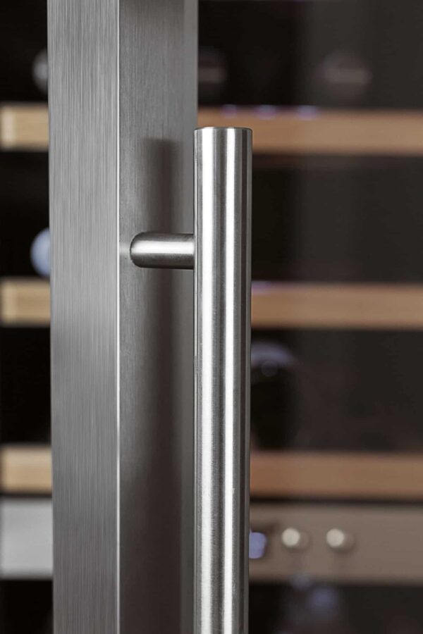 Racitor de vinuri Dual Zone, 24 sticle, Caso Germany, WineComfort 24, negru