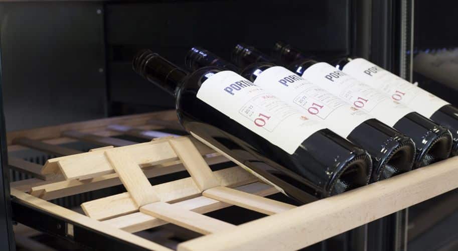 Temperatura optima la care se serveste vinul