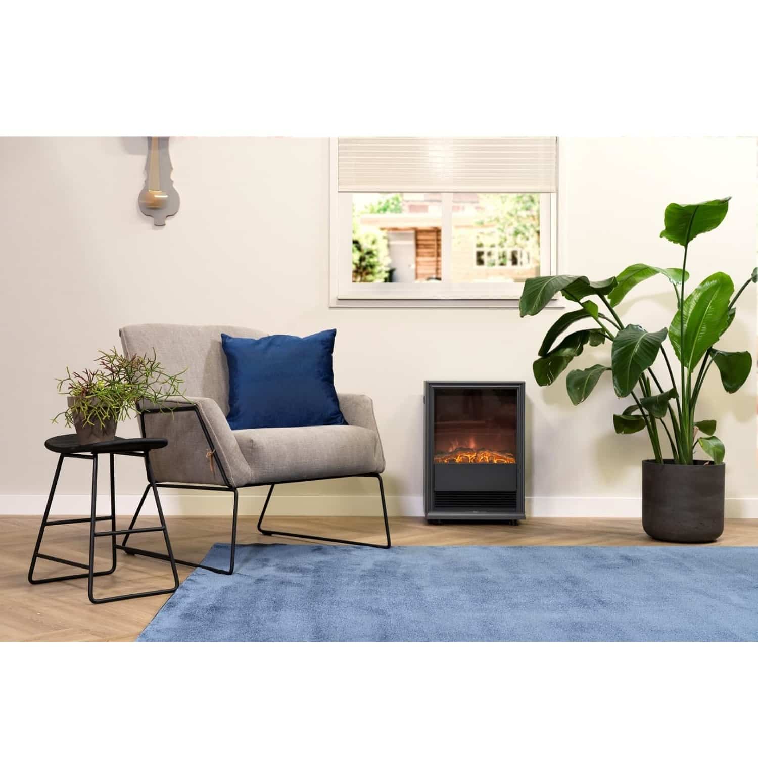 Semineu electric cu roti Barcelona, Eurom - 363265, negru