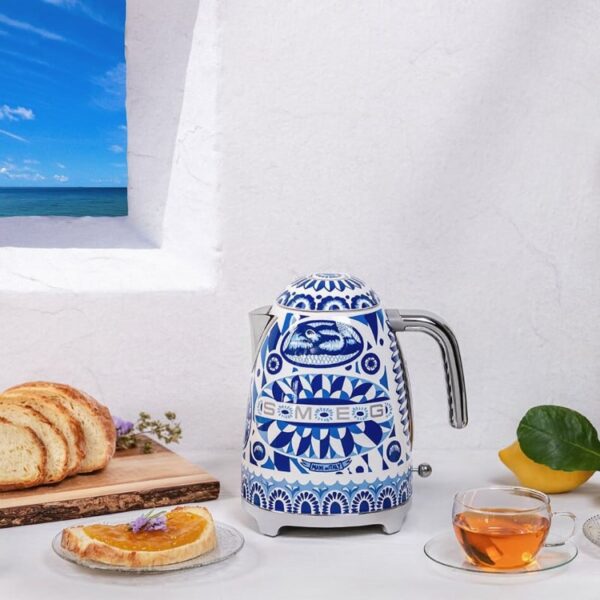 Fierbator apa, Smeg x Dolce&Gabbana, 1.7 litri, albastru/alb