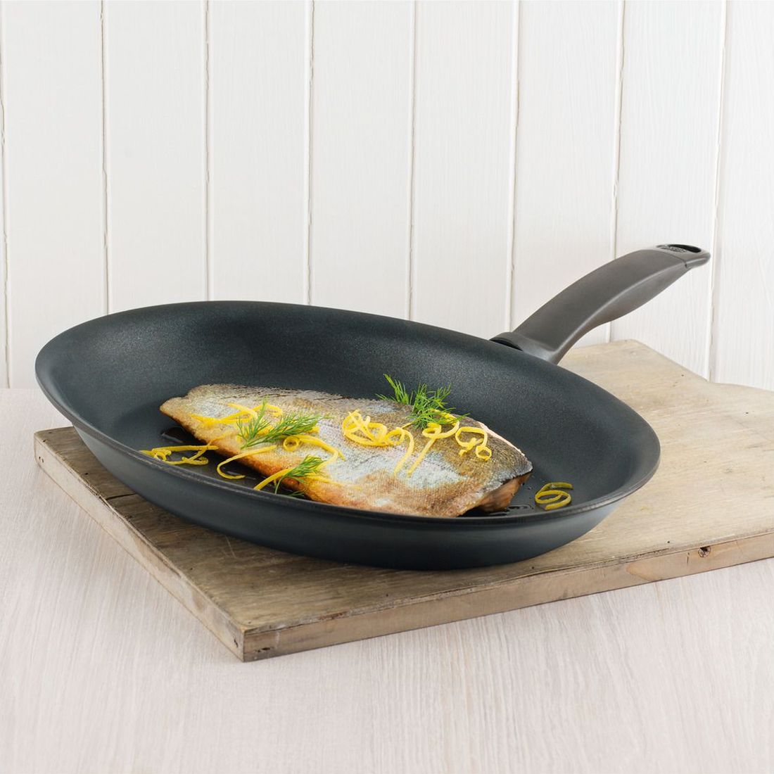 Tigaie pentru peste, 36x25, aluminiu si titan, Kuhn Rikon, Fish Star