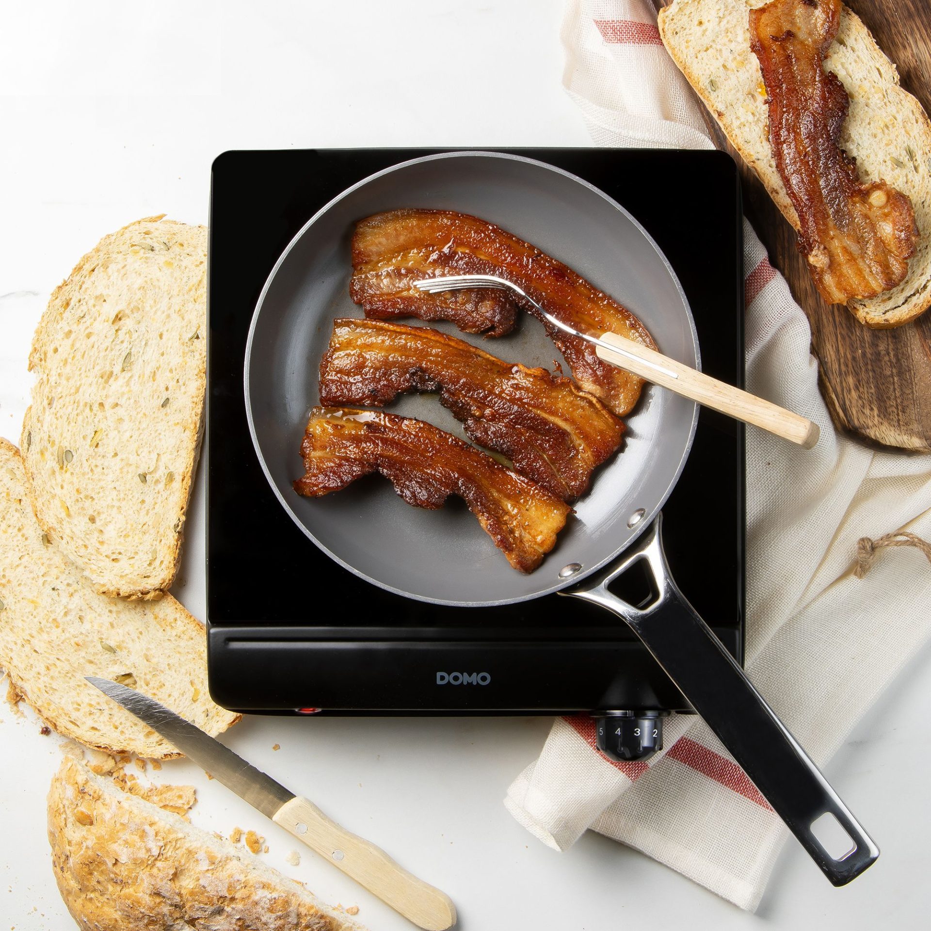 Plita electrica vitroceramica, DOMO, 1 zona, Ø18 cm, negru