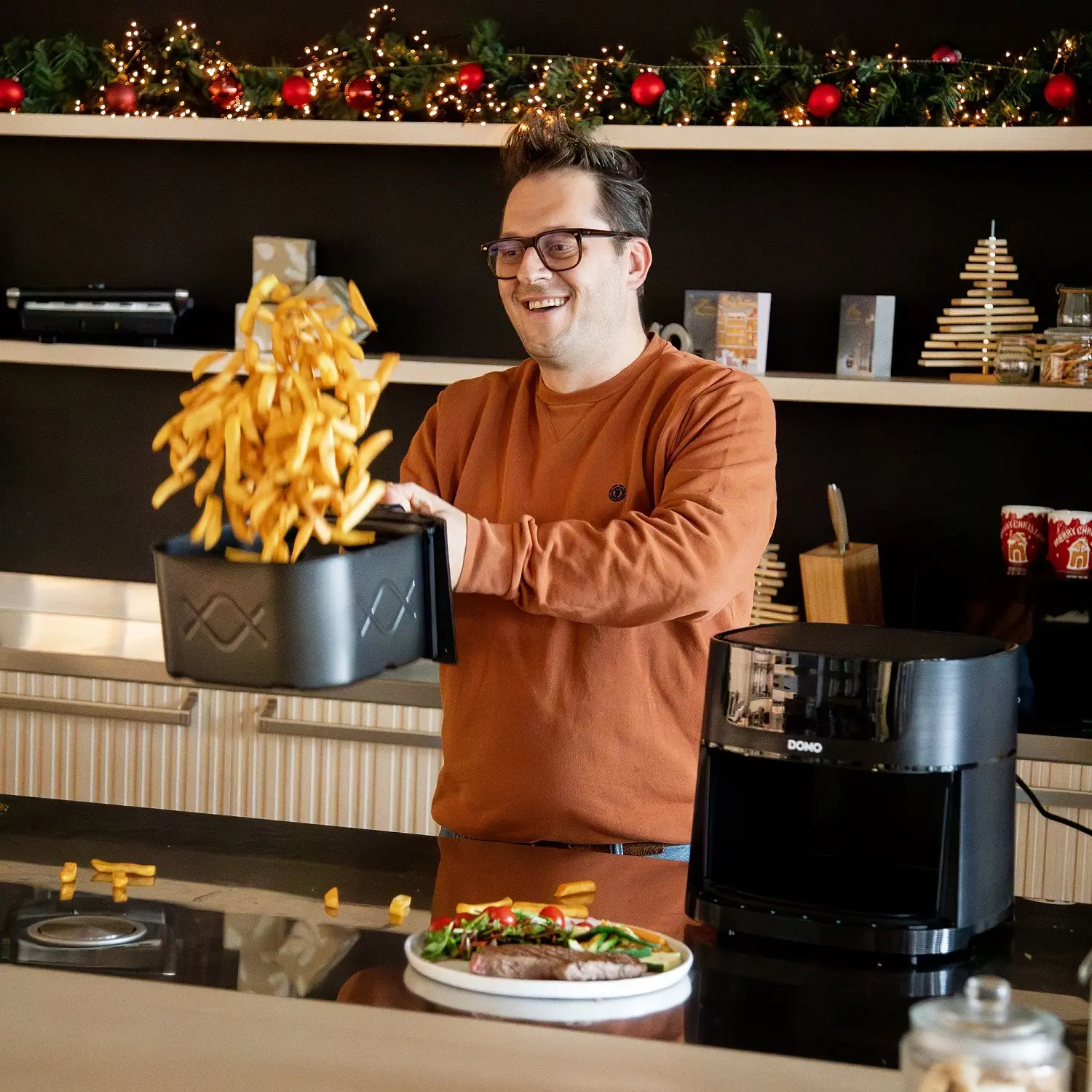 Friteuza cu aer cald Air Fryer, DOMO, 8 litri, 1800 W, negru