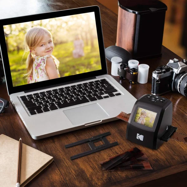 Mini Scanner pentru film si diapozitive, Kodak, negru
