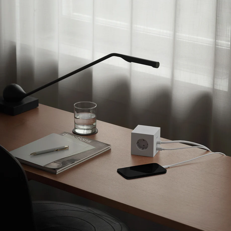 Prelungitor cubic AVOLT SQ1-EUFC20-18GG Square1 1.8 metri gri, gotland gray, pus pe birou