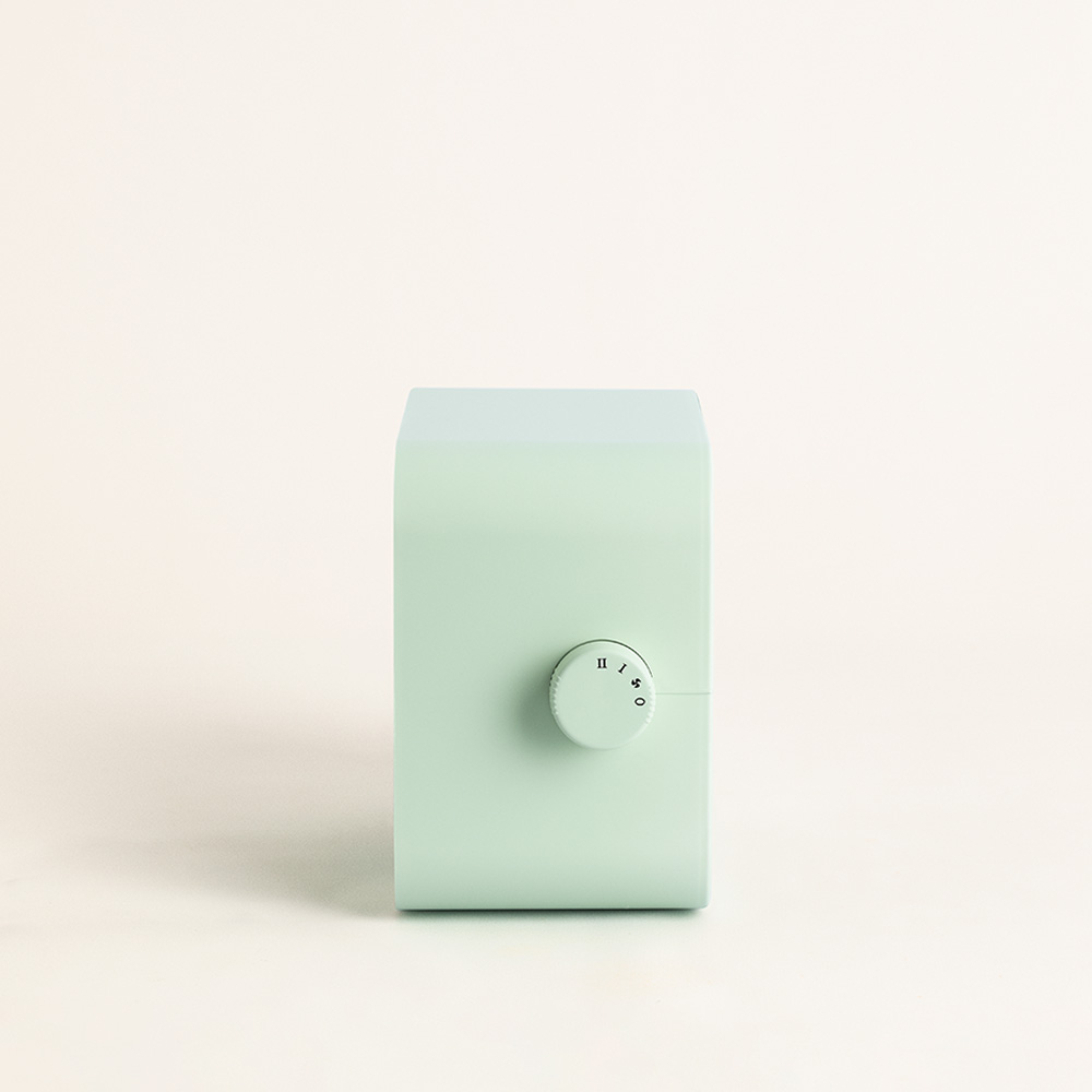 aeroterma electrica de birou create, 2 trepte de viteza, ideal pentru iarna/vara, functie ventilatie, termostat, placi de incalzire ceramice, protectie supraincalzire si rasturnare, inchidere automata, design compact, 1500 W, reglaj trepte de putere