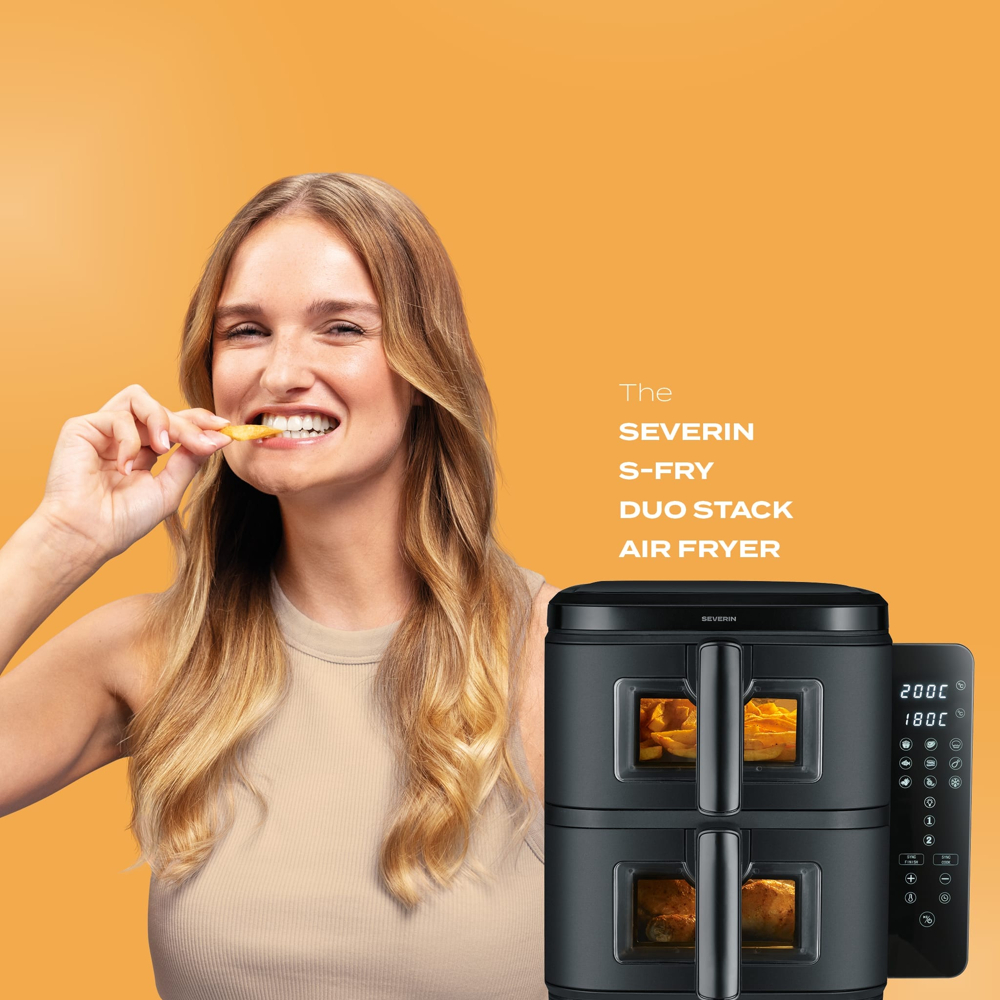 friteuza cu aer cald xxl severin, s-pizza and more, 2800 W, 2 comparitimente, capacitate 2 x 5.5 litri, fara ulei, temperatura ajustabila 60-200 grade celsius, timer, panou control mecanic, oprire automata, semnal sonor, incalzire rapida, consum redus, curatare usoara, femeie langa friteuza, fundal portocaliu