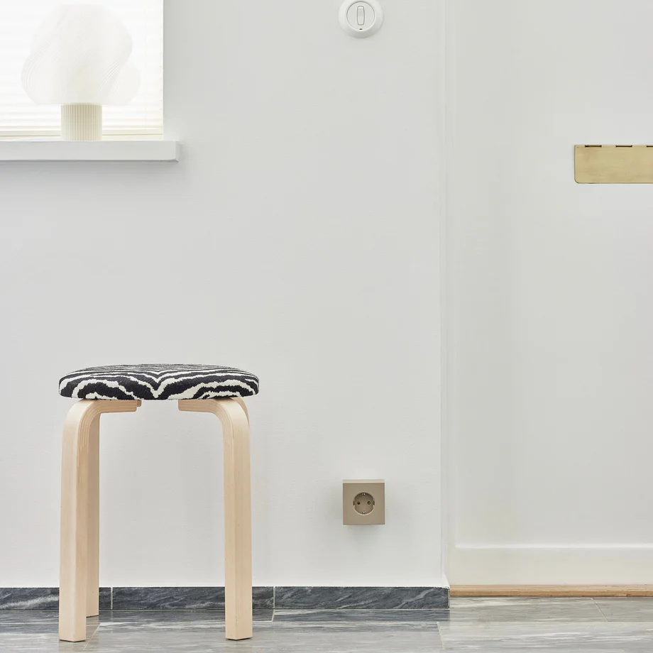 Prelungitor cubic, AVOLT, Square 2, 3 prize, 2xUSB-C, crem