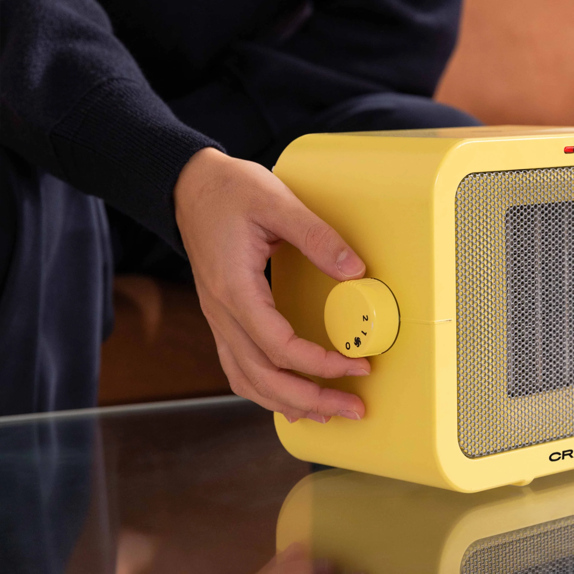 aeroterma electrica de birou create, 2 trepte de viteza, ideal pentru iarna/vara, functie ventilatie, termostat, placi de incalzire ceramice, protectie supraincalzire si rasturnare, inchidere automata, design compact, 1500 W, reglaj trepte de putere, pe masa