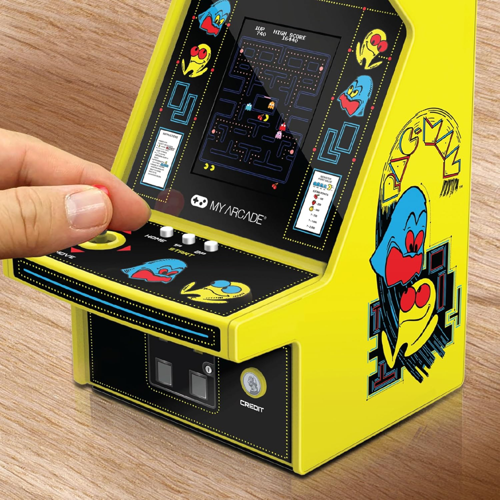 mini consola verticala pac-man arcade1up, micro player pro 6.7 inches, grafica originala, display 2.75 inch, iluminare ajustabila, difuzor extern, adaptor casti, potrivit pentru game rooms si colectionari, operare cu degetul
