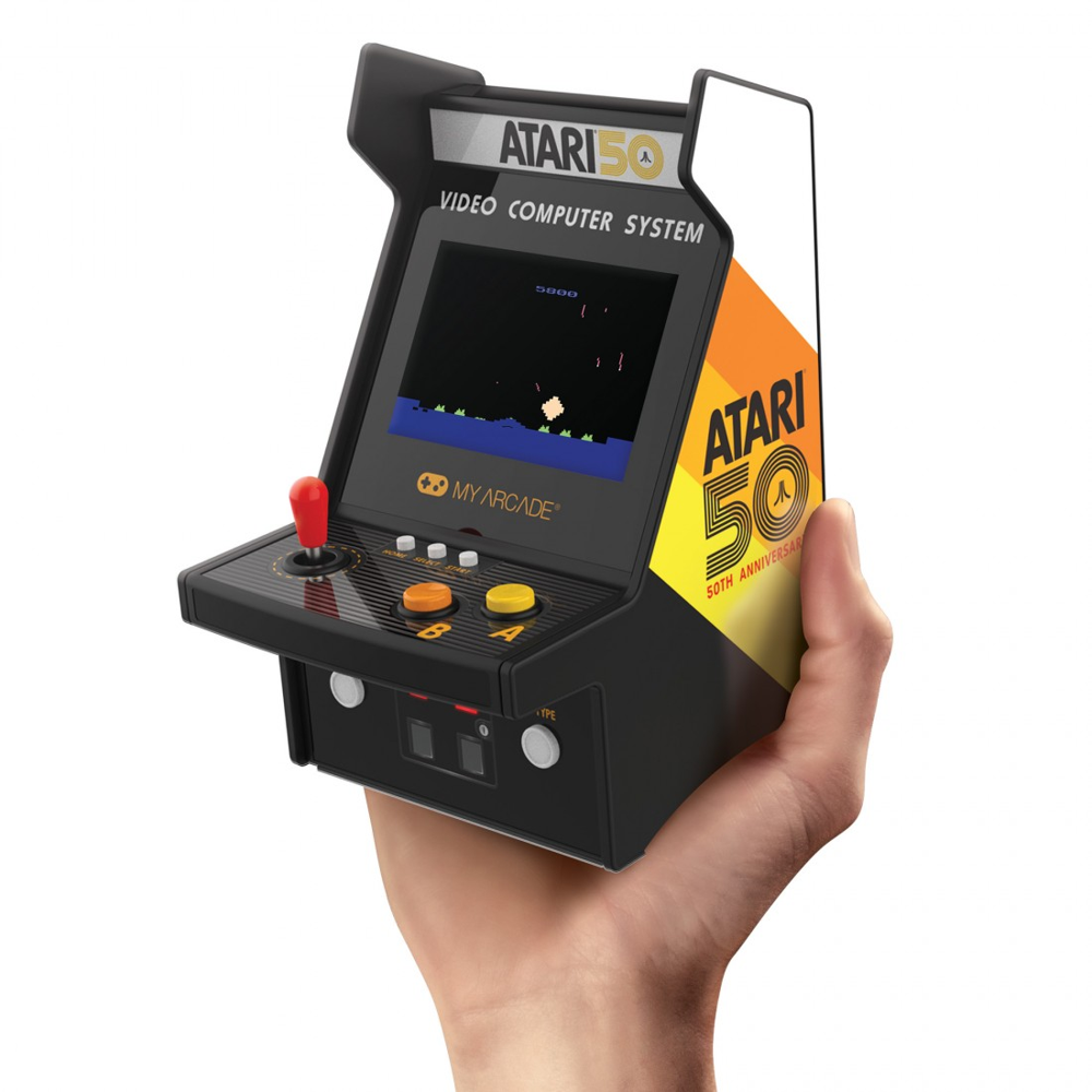 mini consola verticala atari myarcade, micro player pro 6.7 inches, 100 de jocuri, grafica originala, display 2.75 inch, iluminare ajustabila, difuzor extern, adaptor casti, potrivit pentru game rooms si colectionari, tinut in mana