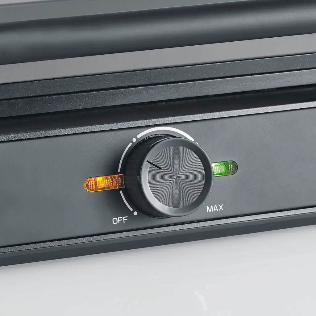 aparat de vafe si gofre severin, cu panou de control mecanic, indicatoare luminoase si comutator rumenrie