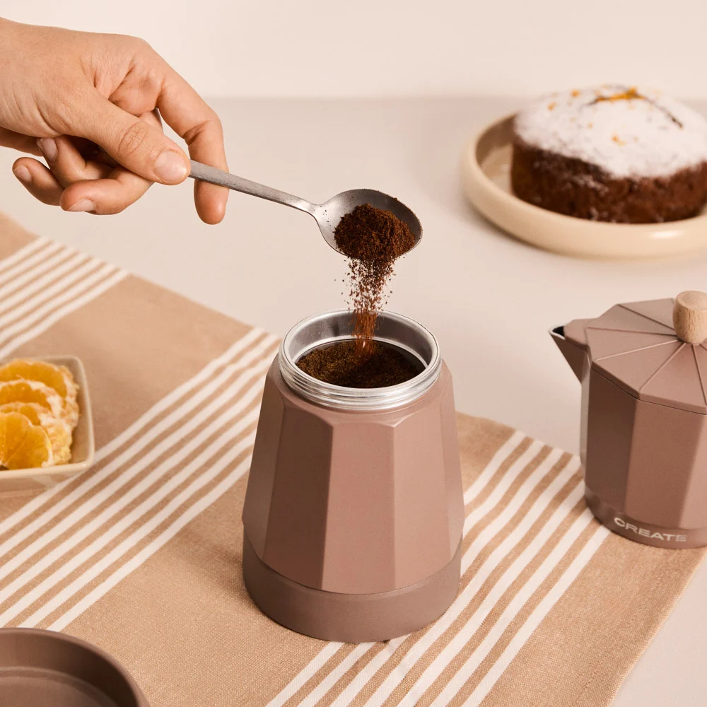 espressor moka electric create, capacitate rezervor apa 300 ml, portivit pentru pana la 6 cesti de cafea, timp pregatire 5 min, functie keep warm, bpa free, baza 360°, 480 W, cafea macinata in aparat