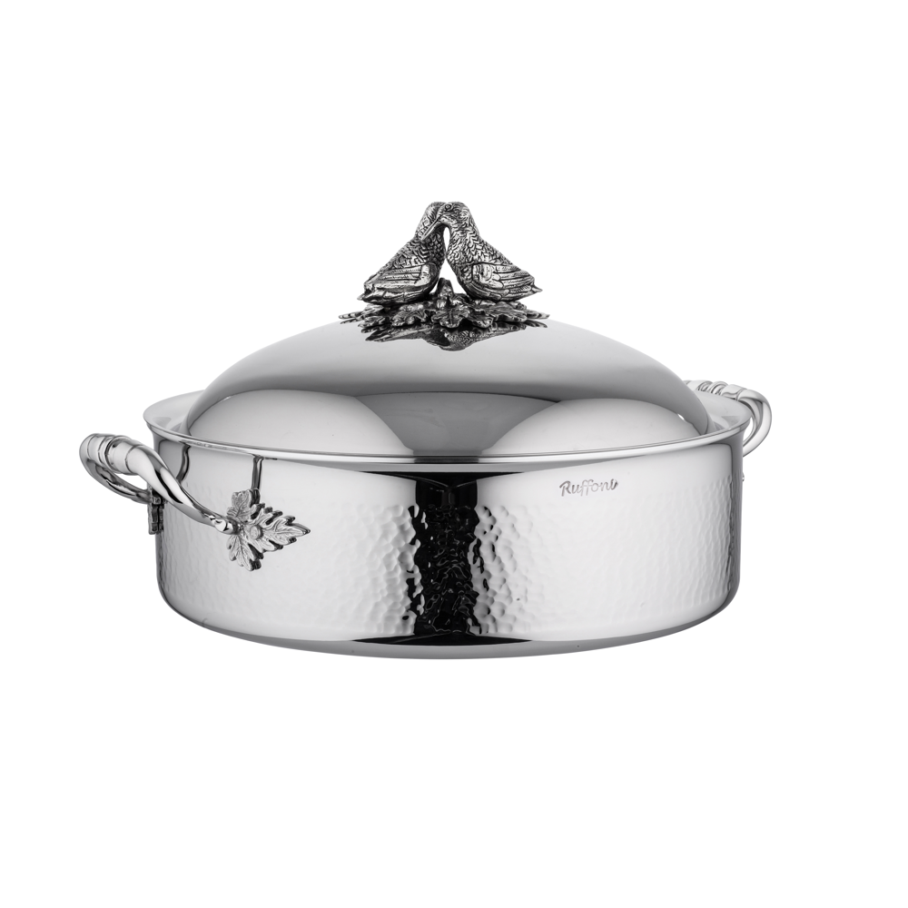vas de gatit cu capac ruffoni, colectia opus prima, editia lovebirds, 30 cm diametru, handmade in italy, material otel inoxidabil, manere sculptate manual, agatatoare integrata, compatibila cu plitele pe gaz, electrice si inductie, rezista pana la 260 grade celsius, inox