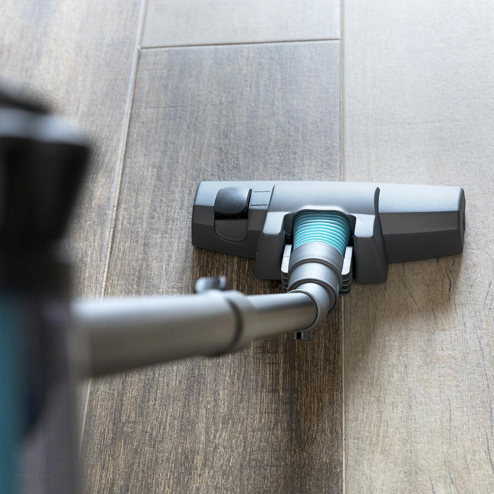 aspirator vertical si de mana 2in1 fara sac, cecotec, conga thunderbrush, folosit in bucatarie pentru a aspira pardoselile, cu capat 180, gri