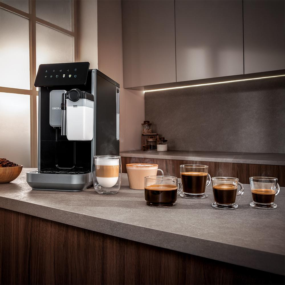 Espressor automat cu rasnita Cecotec, Cremmaet Lungo Latte, 19 bari, rezervor apa 2 l, rezervor boabe cafea 280 g, rezervor lapte 240 ml, rasnita din otel inoxidabil, functie spumare lapte, panou control cu ecran tactil, sistem Thermoblock, sistem decalcifiere, negru, tipuri de cafele posibile cu espressorul